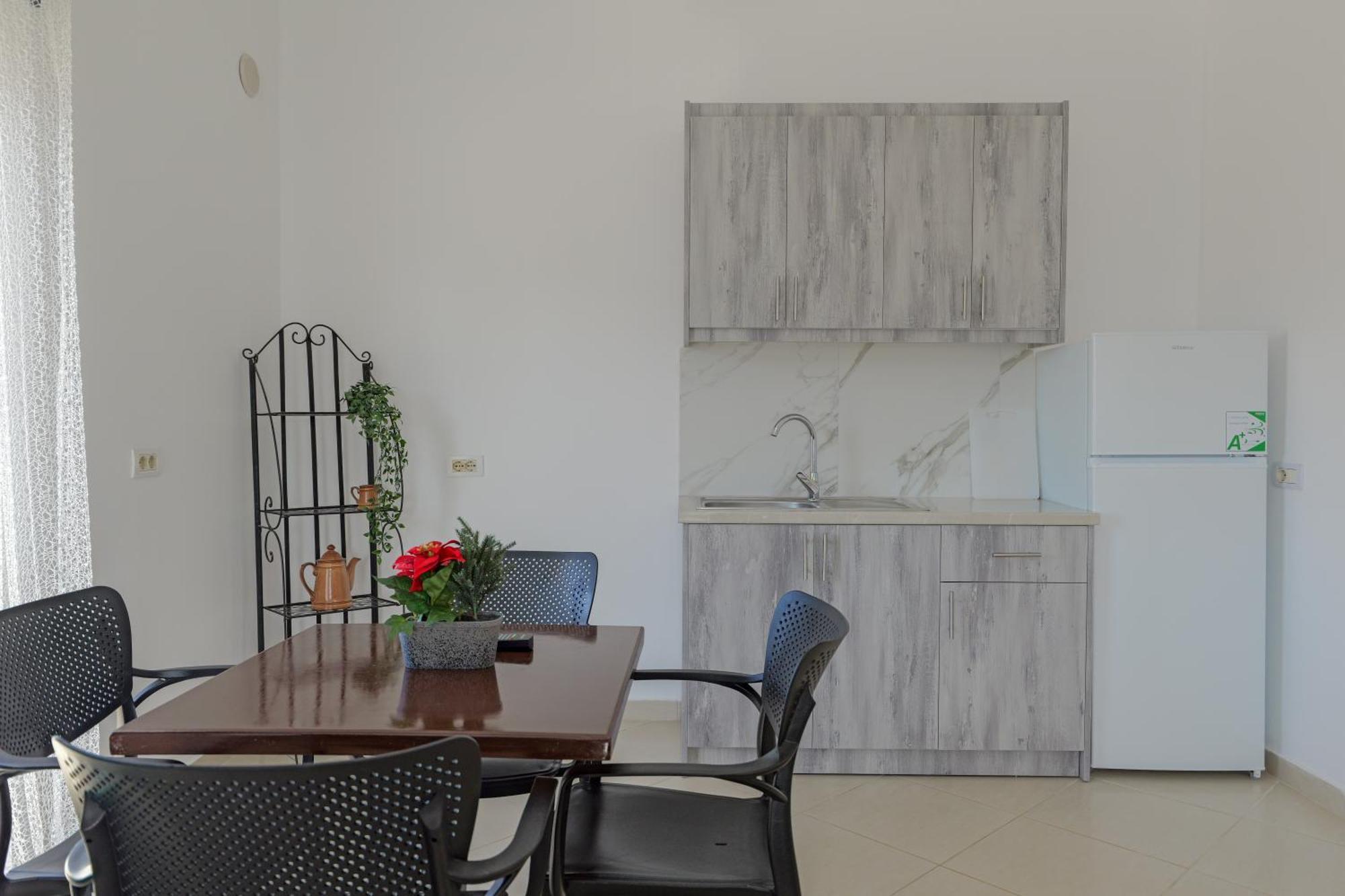 Central Garden Residence Sofia - Free Parking Ksamil Bagian luar foto