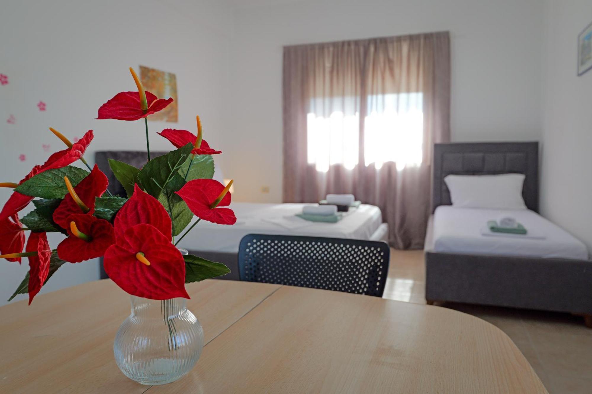 Central Garden Residence Sofia - Free Parking Ksamil Bagian luar foto