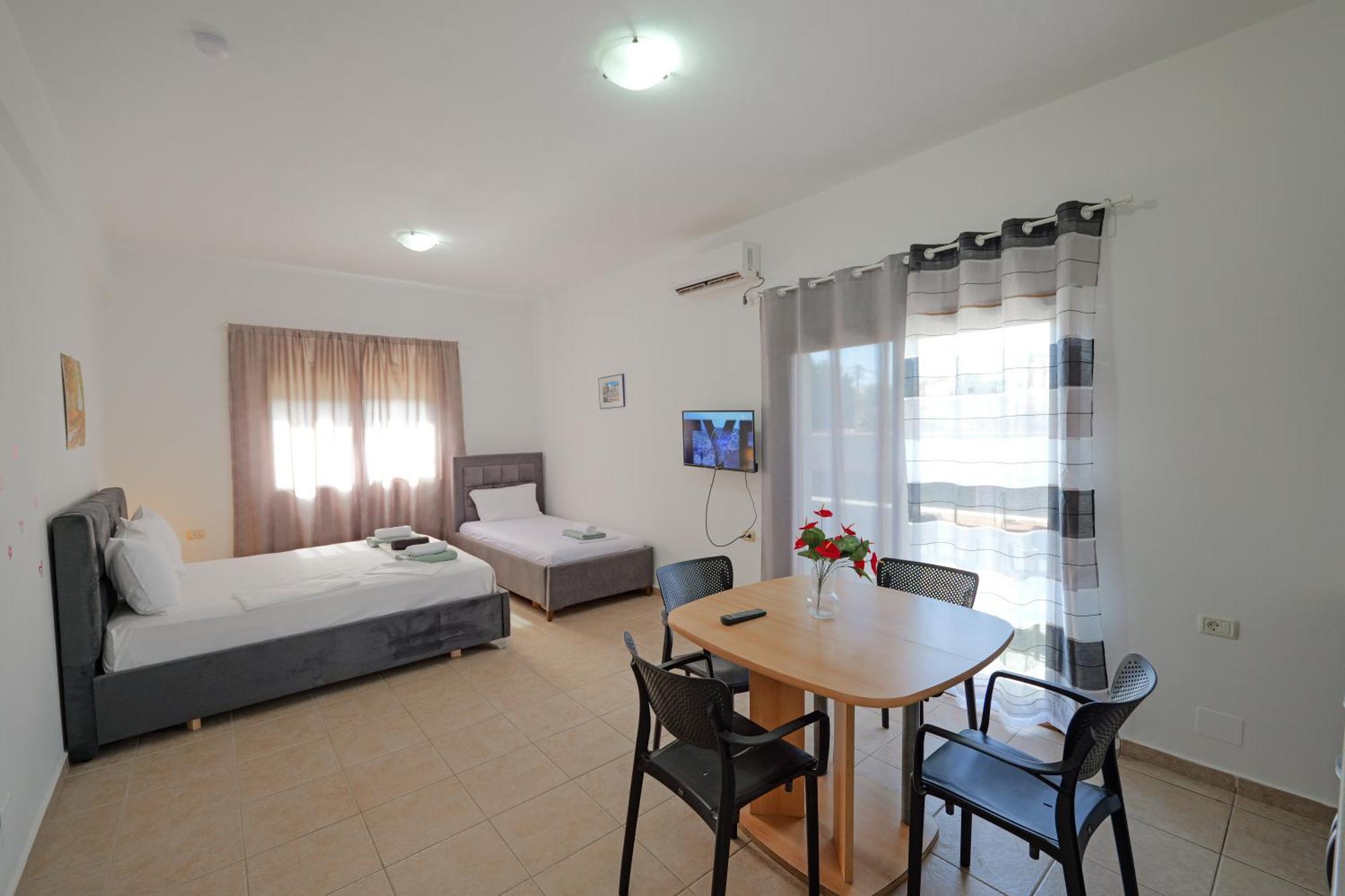 Central Garden Residence Sofia - Free Parking Ksamil Bagian luar foto