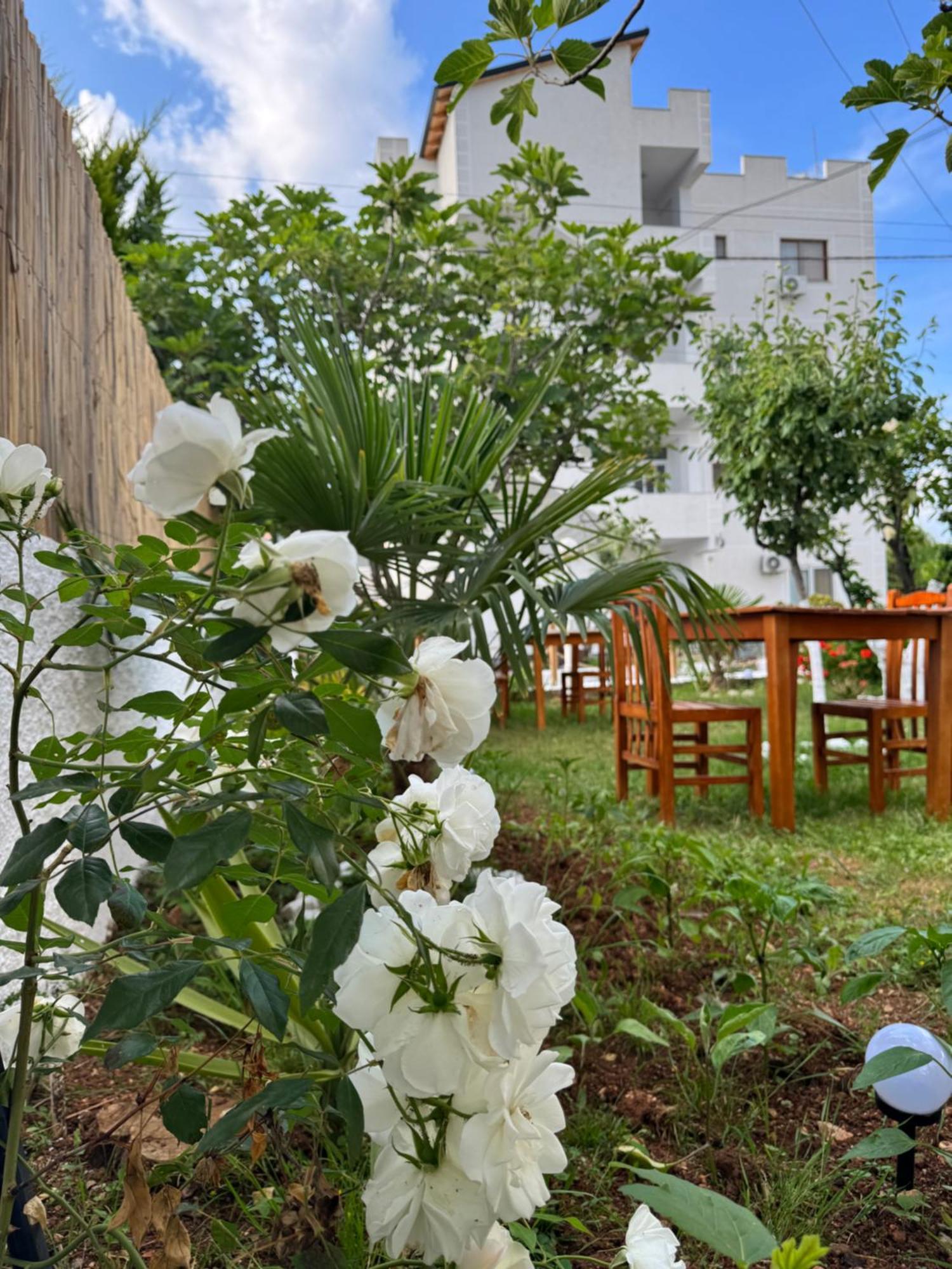 Central Garden Residence Sofia - Free Parking Ksamil Bagian luar foto